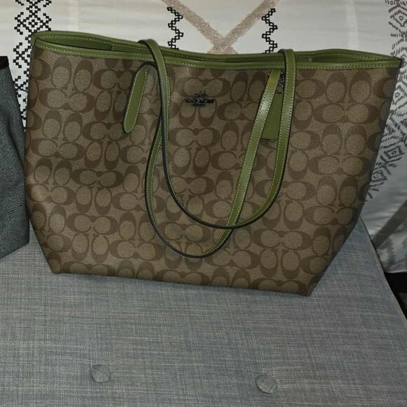Coach City Tote Bag In Signature Canvas - Picture 1 of 8